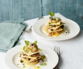 Kleine offene Pilz-Lasagne