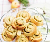 Hefeschnecken mit Pesto
