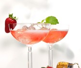 Cocktail mit Champagner und Limes