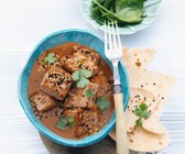 Thunfisch in mexikanischer Schokoladensauce