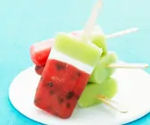 Dreifarbiges Eis am Stiel mit Melone