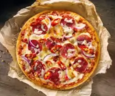 Salami-Pizza
