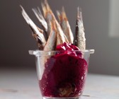 Sprotten mit Rote-Bete-Espuma