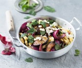 Fricelli mit Minze und Auberginen