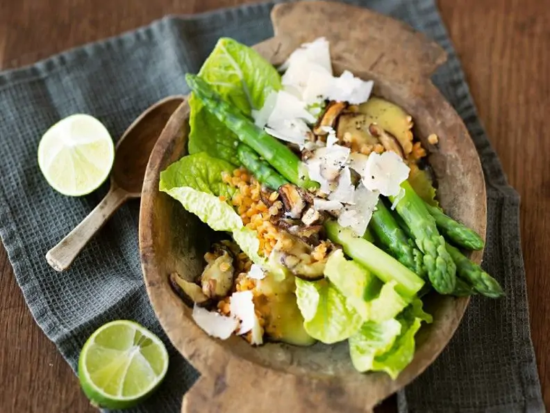 Grüner Spargelsalat mit Shiitake
