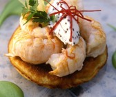 Blinis mit Riesengarnelen und Kaviarcreme