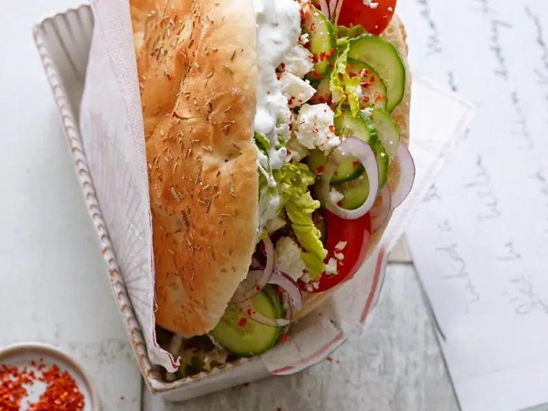Vegetarischer Döner mit Schafskäse