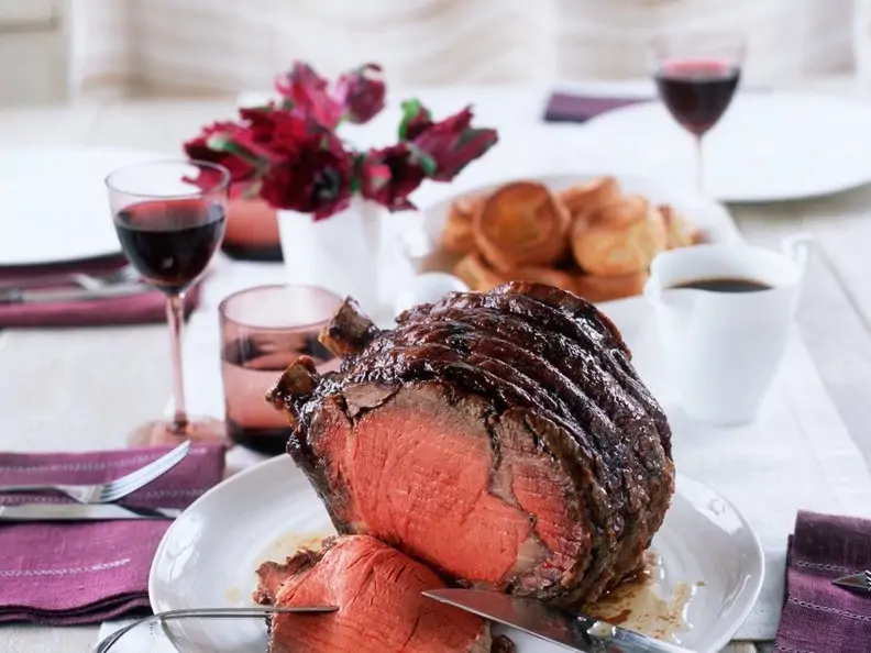 Roastbeef am Knochen gebraten