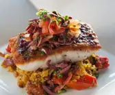 Fisch auf Gemüse-Quinoa