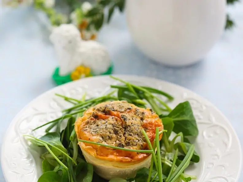 Straußenrührei mit Parmesan und Lavendelblüten