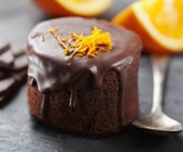 Kleiner Schokokuchen mit Orange