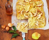 Kartoffel-Sauerkraut-Kuchen mit Birnen