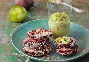 Rote-Bete-Taler mit Sesam