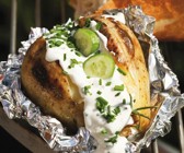 Backkartoffeln mit Schnittlauch und Schmand