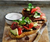 Steak-Sandwiches mit Avocado