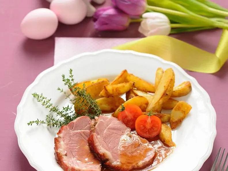 Spanferkel mit Kartoffelecken