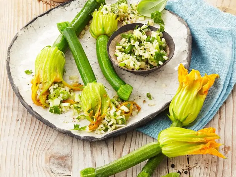 Zucchiniblüten mit Füllung