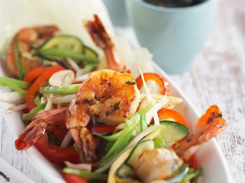 Gemüsewok mit Scampi