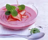 Erdbeerkaltschale mit Prosecco