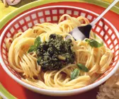 Spaghetti mit Spinatpesto