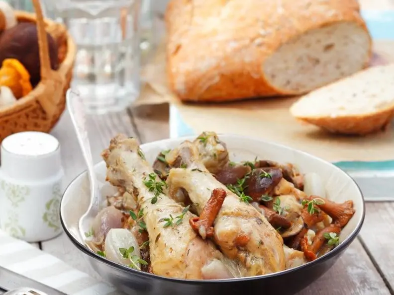 Hähnchenkeulen mit Waldpilzen