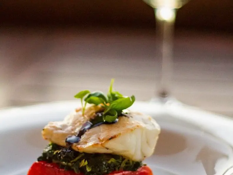 Melone mit Fisch und Spinat