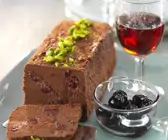 Schokoparfait mit Kirschen