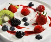 Cremiger Joghurt mit Beeren für den Thermomix
