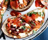 Gefüllte Auberginen mit Tomaten und Feta