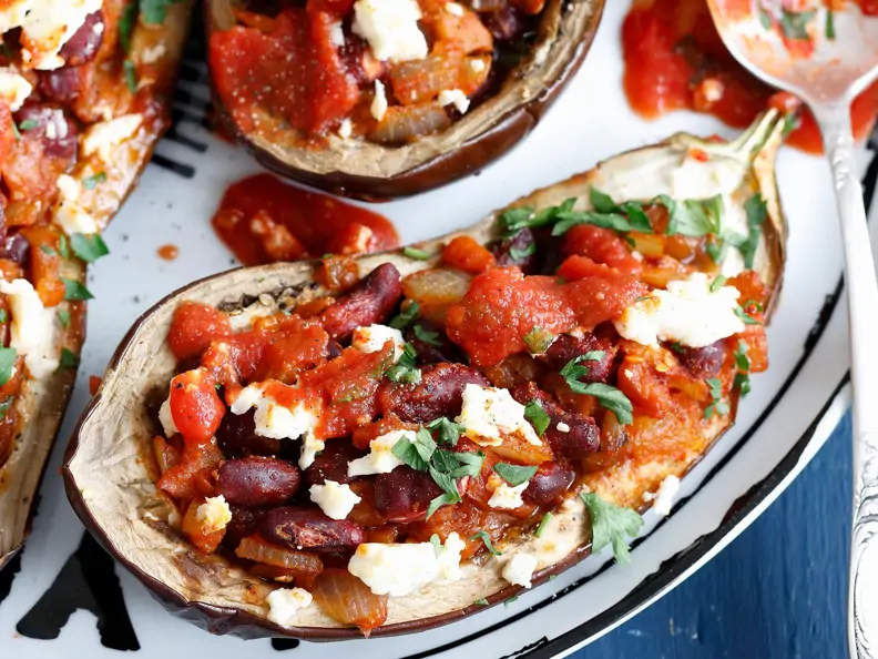 Gefüllte Auberginen mit Tomaten und Feta
