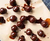 Vegane Schokopralinen mit Glasur