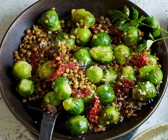 Gebratener Rosenkohl mit Berglinsen