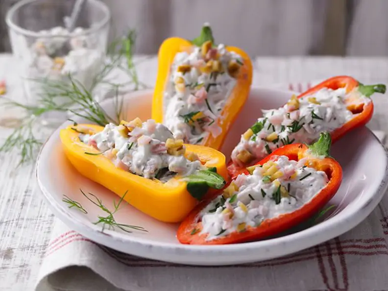 Paprika mit Hüttenkäse