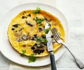 Omelett mit Pilzen und Cheddar