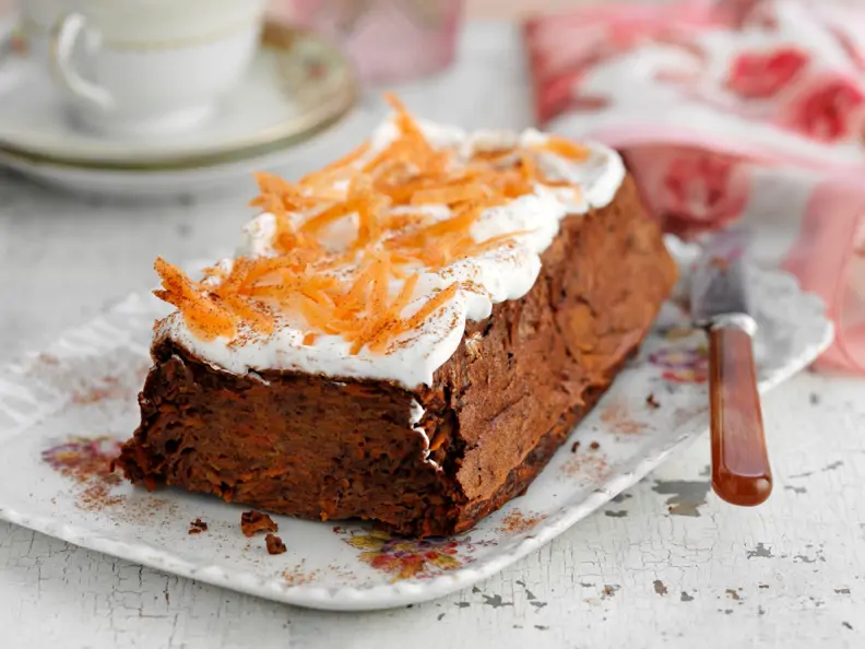 Möhrenkuchen mit Frischkäse-Topping