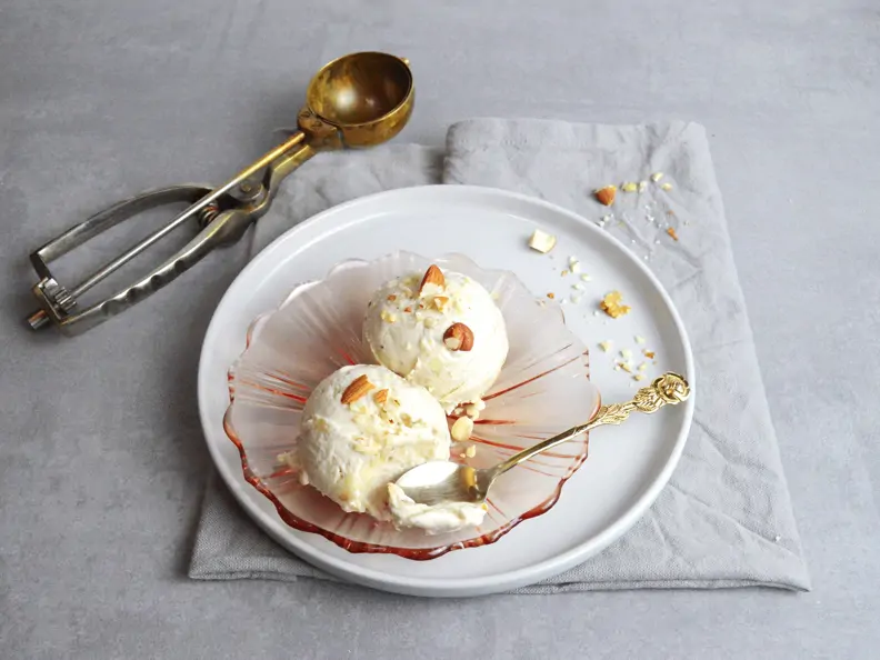 Cashew-Nicecream