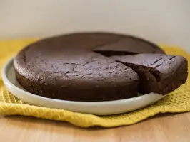 Schokoladen-Tarte mit Datteln
