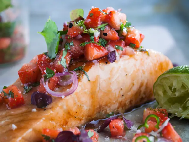 Lachs mit Erdbeer-Ragout