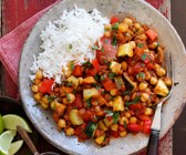 Veganes Linsen-Chili mit Reis