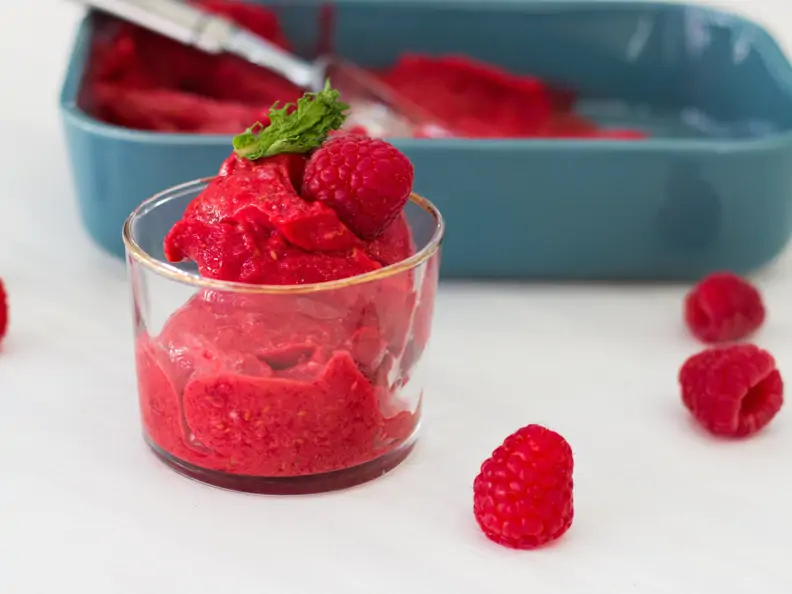 Himbeer-Kokos-Eis
