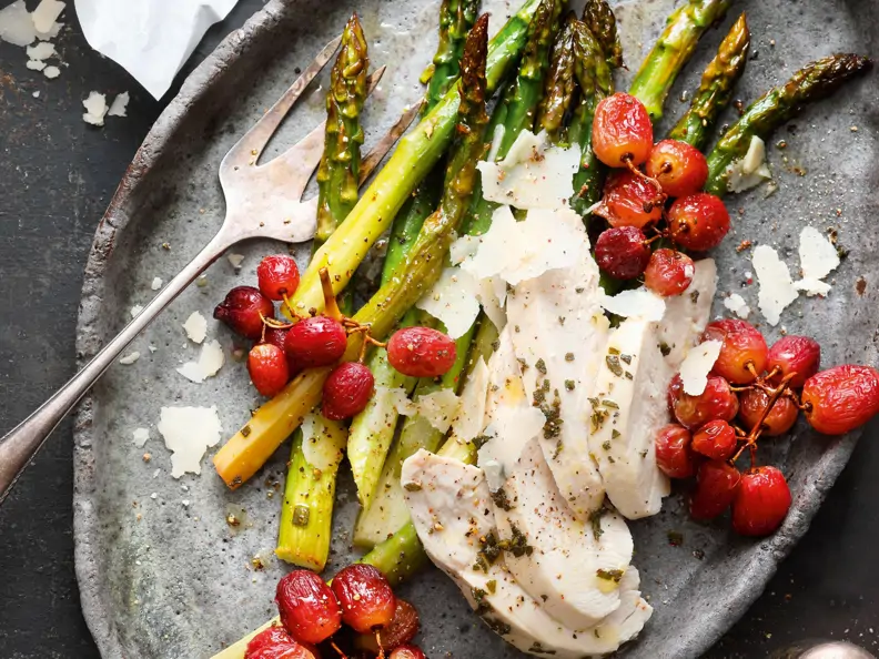 Spargel mit Hähnchenbrust vom Blech