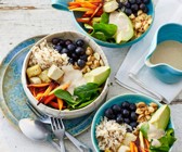 Reis-Bowl mit Avocado