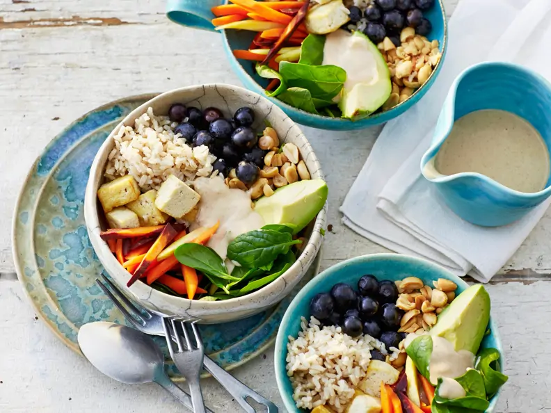 Reis-Bowl mit Avocado