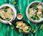 Ravioli mit Spinat und Pinienkernen