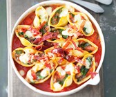 Nudel-Tomaten-Gratin mit Auberginen