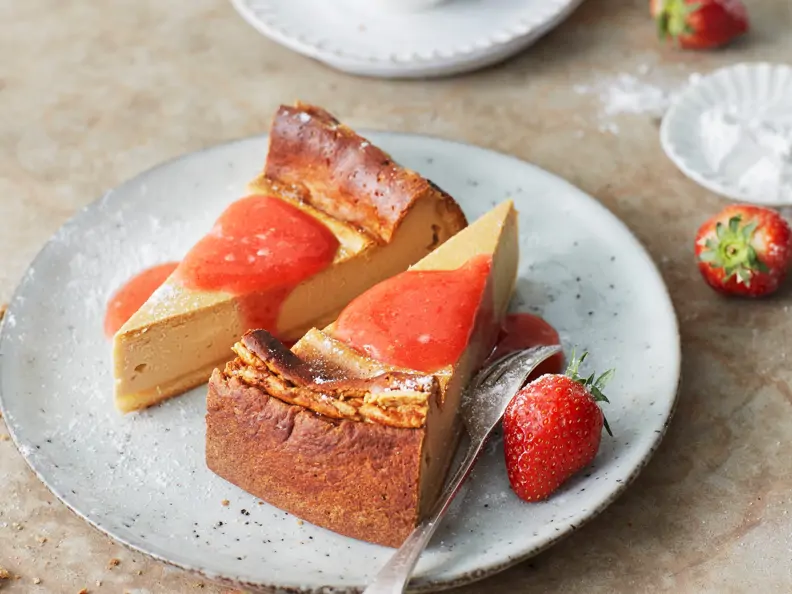 Käsekuchen mit Erdbeer-Coulis
