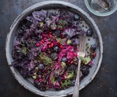 Rotkohlsalat mit Linsen und Brombeeren