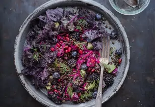 Rotkohlsalat mit Linsen und Brombeeren