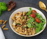 Schnelle Pasta mit getrockneten Tomaten