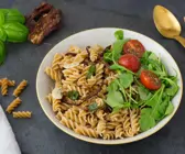 Schnelle Pasta mit getrockneten Tomaten